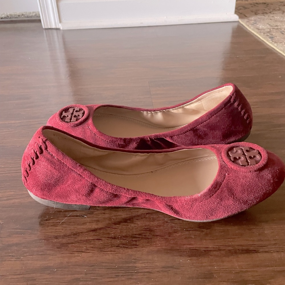 Tory Burch Allie Ballet Flat in Borscht Suede (Burgundy)